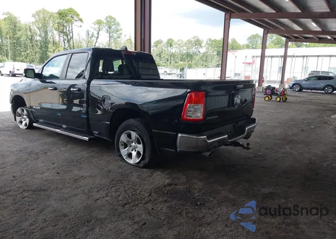 2020 Ram 1500 Big Horn 4X2 6'4 Box z USA, uszkodzony, nr VIN 1C6RREBT1LN311520